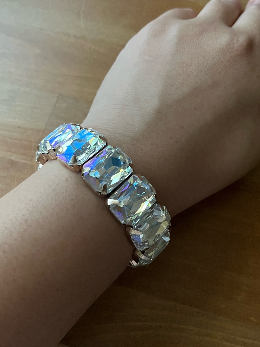 Chunky stretch bracelet glass-like ab clear